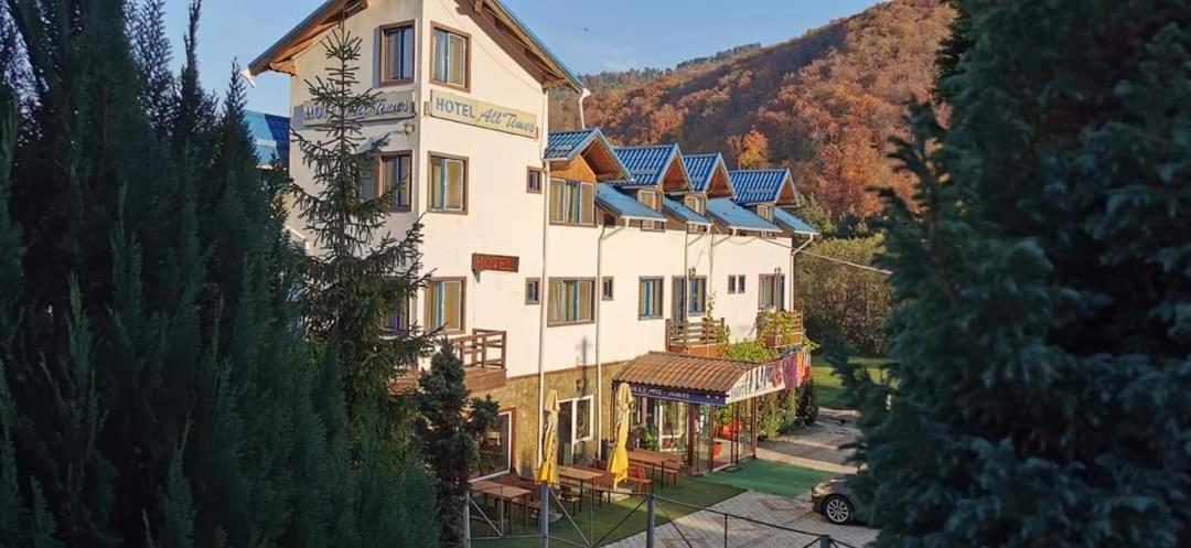 Hotel All Times Timișu de Jos Esterno foto