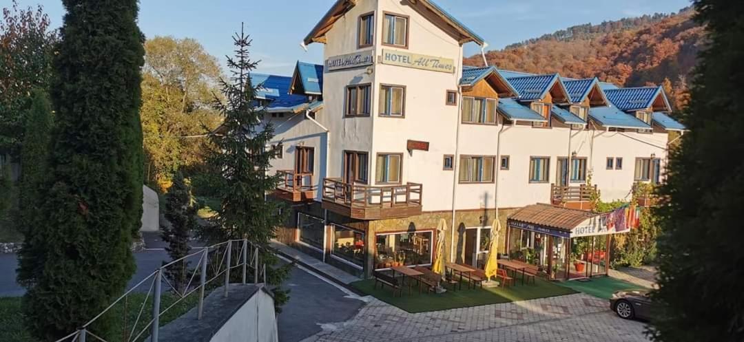 Hotel All Times Timișu de Jos Esterno foto