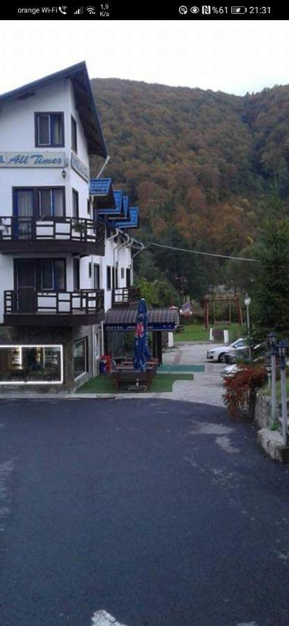 Hotel All Times Timișu de Jos Esterno foto