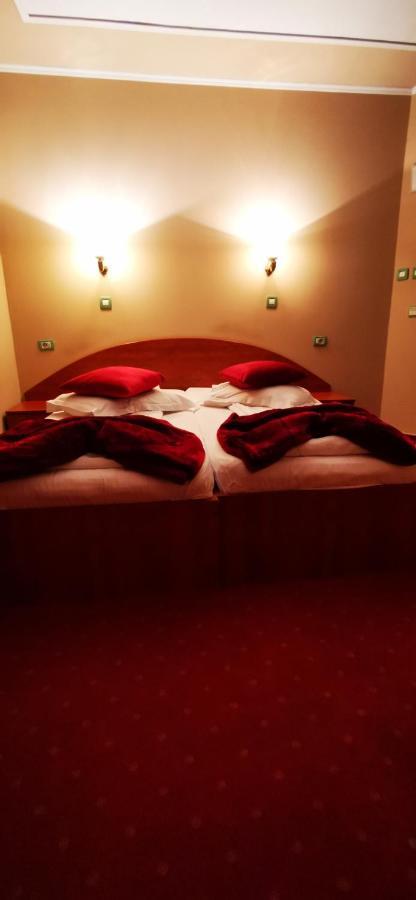 Hotel All Times Timișu de Jos Esterno foto