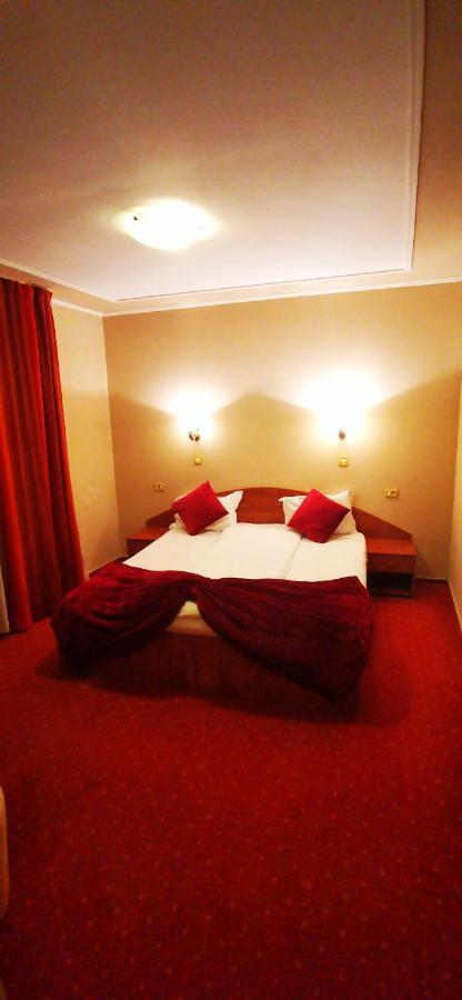 Hotel All Times Timișu de Jos Esterno foto